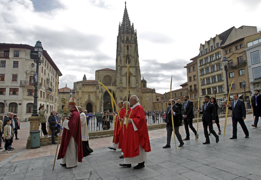 Bendición de los ramos en la Catedral de Oviedo.