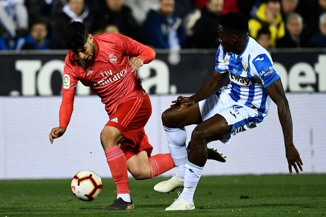 Butarque vivió una noche de emociones con la visita del Real Madrid, que jugó su primer partido de esta Liga en lunes.