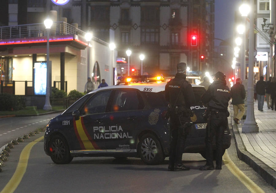 La procesión del Martes Santo congregó a numerosas personas en su recorrido