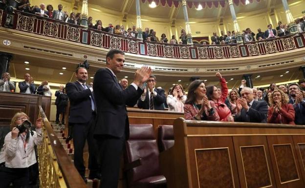 Imagen. Éxito. En el Congreso de los Diputados, el día en que Sánchez fue elegido presidente.