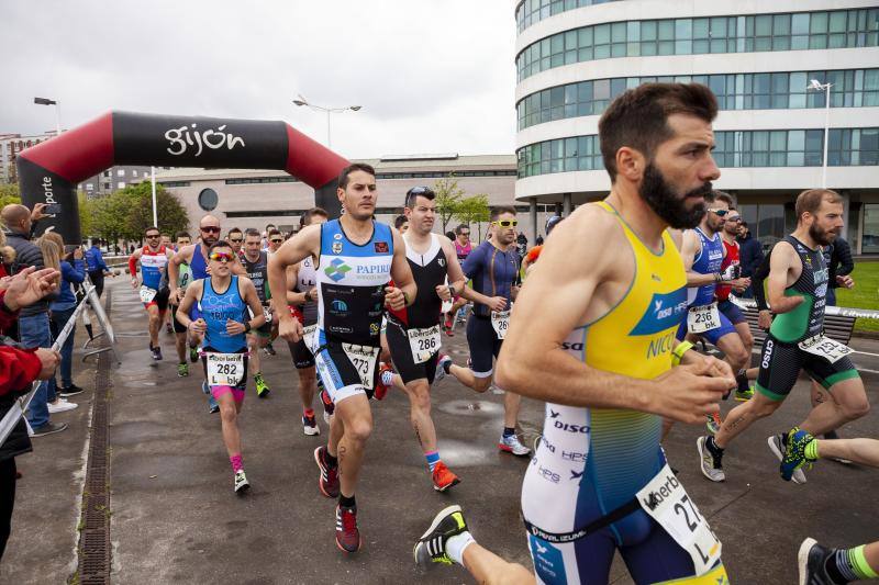 La competición organizada por el Academia Civil-CNSO en las inmediaciones de la playa de Poniente fue, de nuevo, uno de los grandes referentes deportivos de la ciudad de la mañana de Viernes Santo.