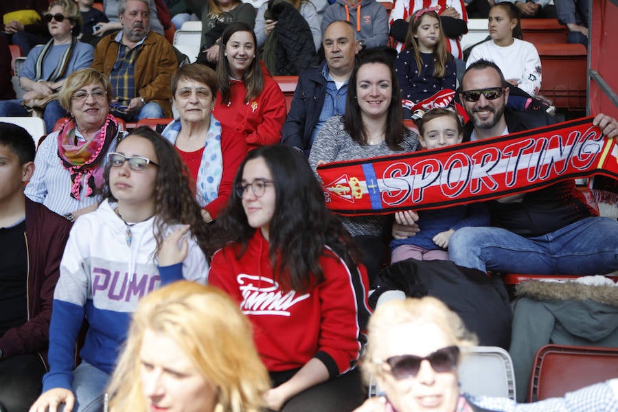 Fotos: ¿Estuviste en el derbi femenino en El Molinón? ¡Búscate!