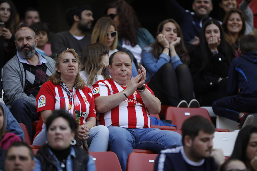 Fotos: ¿Estuviste en el derbi femenino en El Molinón? ¡Búscate!