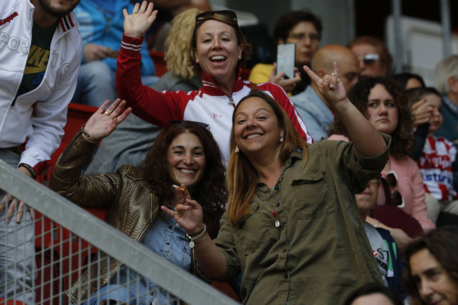 Fotos: ¿Estuviste en el derbi femenino en El Molinón? ¡Búscate!