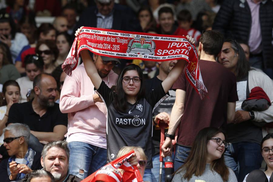 Fotos: ¿Estuviste en el derbi femenino en El Molinón? ¡Búscate!