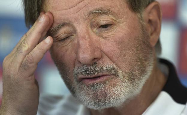 El entrenador del Real Oviedo, Juan Antonio Anquela 