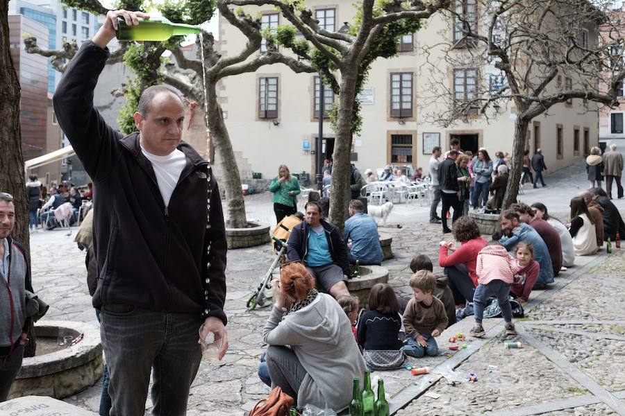 El Principado tuvo un tiempo de lo más agradable durante la jornada del Viernes Santo. Puntos de gran afluencia turística, como Gijón o Los Lagos de Covadonga se llenaron de visitantes