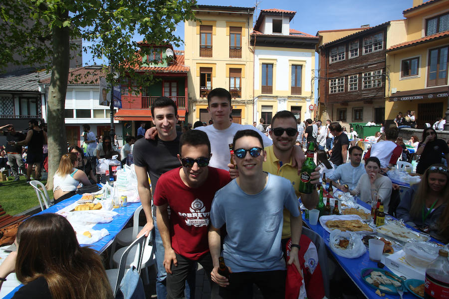 La edición de 2019 de la Comida en la calle de Avilés vuelve a repetir el éxito de la edición precedente