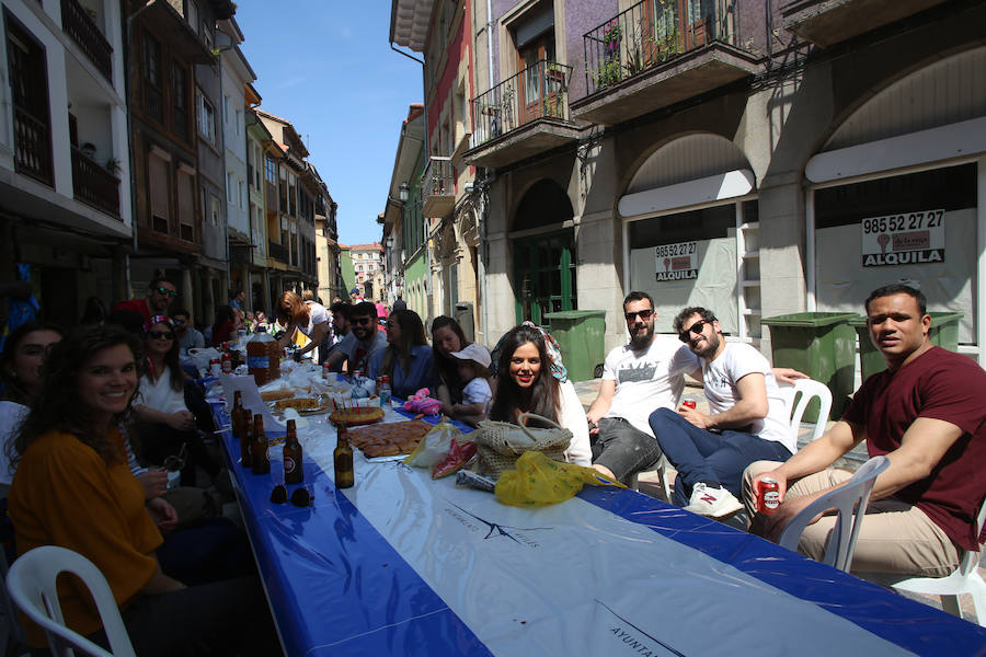 La edición de 2019 de la Comida en la calle de Avilés vuelve a repetir el éxito de la edición precedente