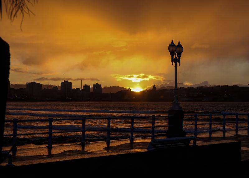 Uno de los lugares más especiales de la villa de Jovellanos gana belleza cuando la magia del crepúsculo se posa sobre el paisaje