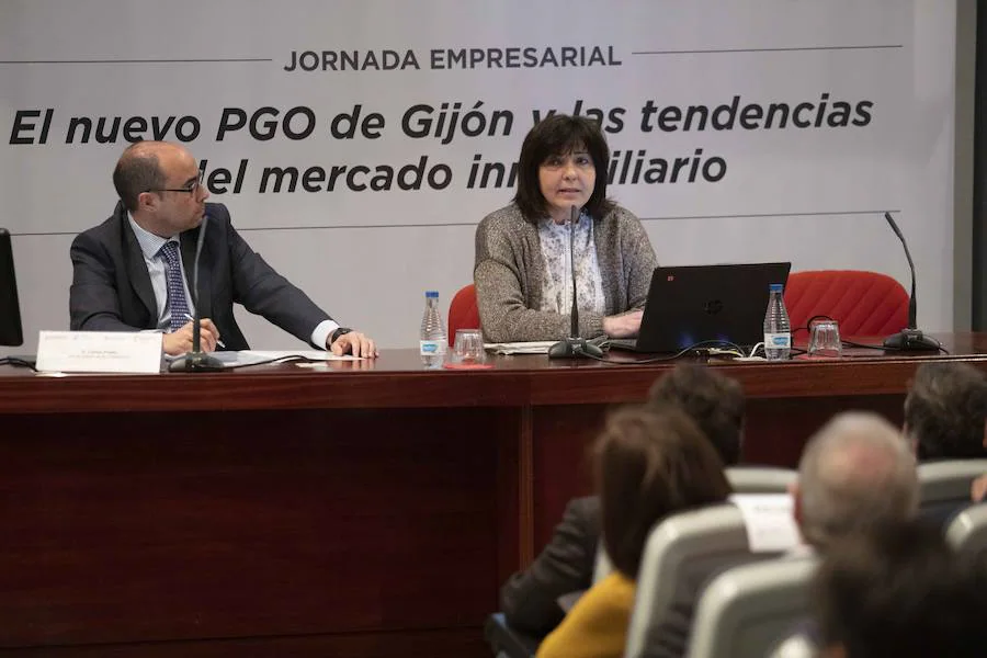 El recinto ferial Luis Adaro ha acogido la jornada técnica organizada por la Cámara de Comercio de Gijón, el despacho de abogados Ontier y EL COMERCIO sobre el Plan General de Ordenación gijonés. 