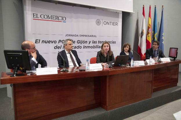 Carlos Prieto, Jaime Díaz de Bustamante, María Calvo, Consuelo Villanueva de la Sierra y Carlos Fernández Iglesias. 