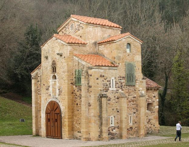 La iglesia de San Miguel de Lillo 