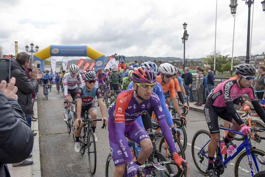 El colombiano Carlos Julián Quintero se ha impuesto en la primera etapa de la Vuelta a Asturias 2019, que ha recorrido 179 kilómetros entre Oviedo y Pola de Lena.