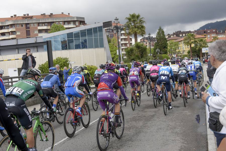 El colombiano Carlos Julián Quintero se ha impuesto en la primera etapa de la Vuelta a Asturias 2019, que ha recorrido 179 kilómetros entre Oviedo y Pola de Lena.