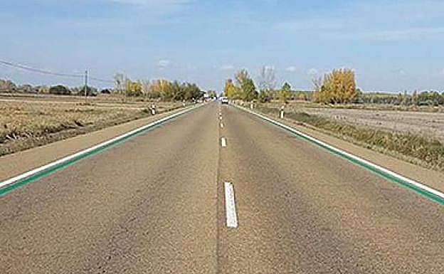 Líneas verdes que ya se han pintado en algunas carreteras.