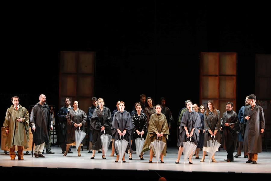 Se estrena este jueves la producción que el Teatro Campoamor ha hecho de la zarzuela 'El Dúo de la Africana', gracias al director de escena Joan Font y el director musical Miquel Ortega. La obra se podrá ver a las 20 horas del 9 al 11 de mayo.