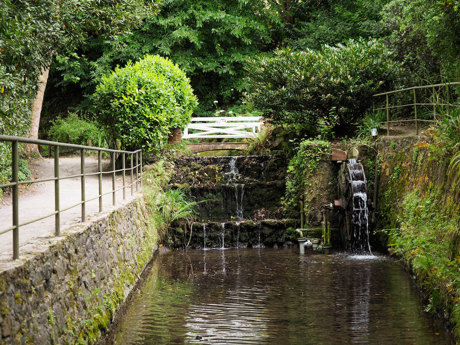Estanque de La Noria. Se encuentra ubicado en el Jardín de La Isla y, junto con el estanque de baños, representan un interesante complejo hidráulico. 