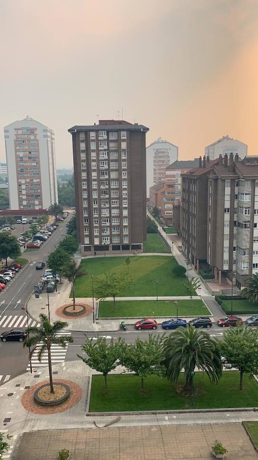 Los fuertes vientos han provocado que el humo se extendieran incluso sobre Gijón, Avilés o la ría de Villaviciosa.