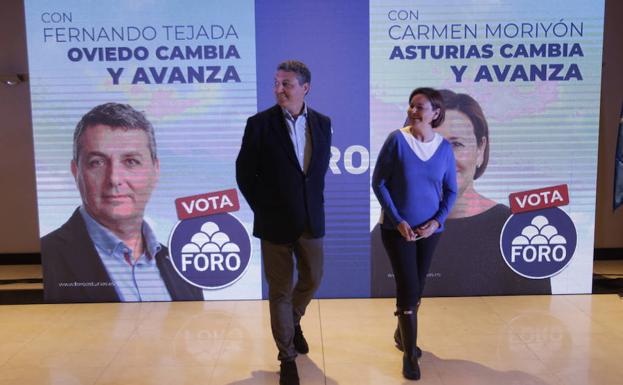 Fernando Tejada y Carmen Moriyón, durante el arranque de campaña de Foro en Oviedo.