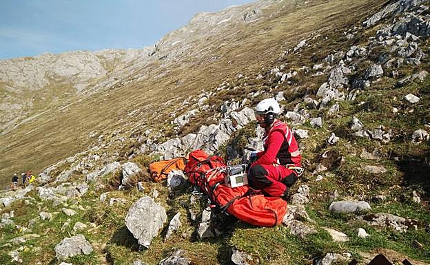 Operativo de rescate, en la zona del suceso. 
