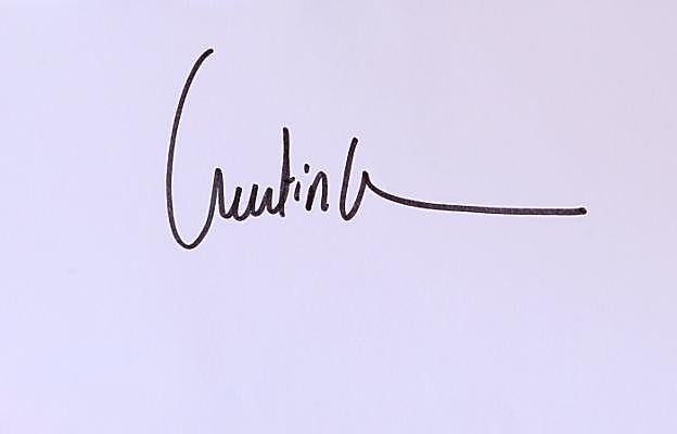 Una rúbrica sin apellidos para no herir sensibilidades