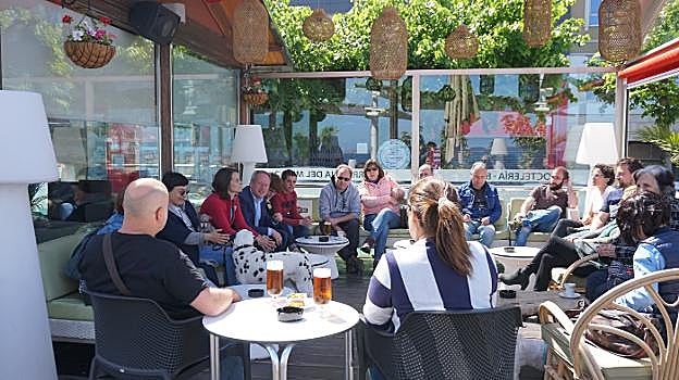 Los candidatos de IU, en el encuentro para presentar sus propuestas sobre bienestar animal. :: E. C.