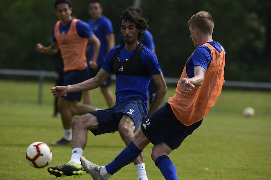 El Real Oviedo se prepara en El Requexón para recibir el próximo domingo al Numancia.