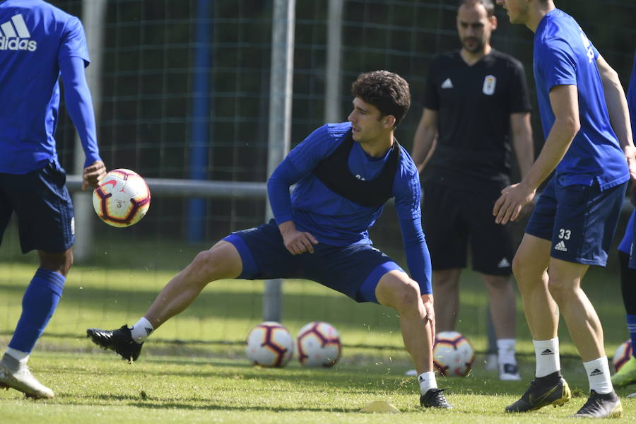 El Real Oviedo se prepara en El Requexón para recibir el próximo domingo al Numancia.