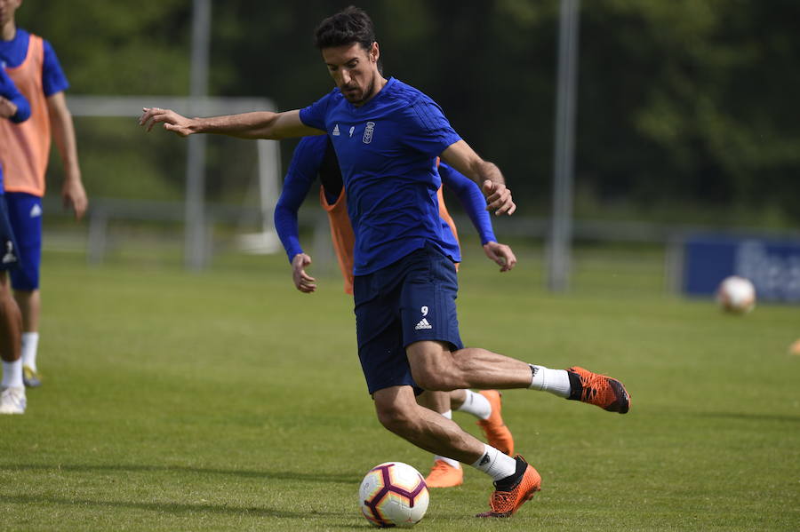 El Real Oviedo se prepara en El Requexón para recibir el próximo domingo al Numancia.