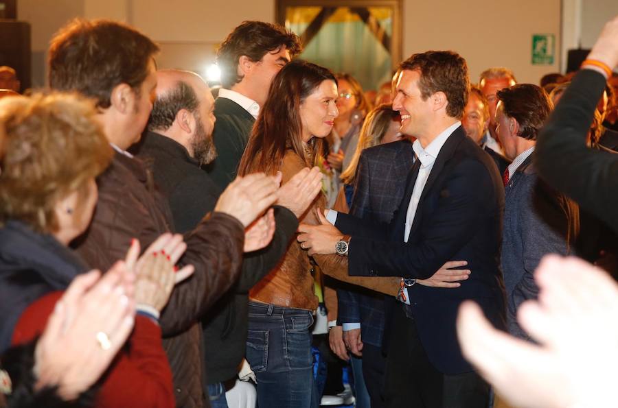 El presidente del PP ha participado en un acto en el llagar Castañón, junto a la candidata a la presidencia del Principado, Teresa Mallada, y el candidato a la Alcaldía de Villaviciosa, Andrés Buznego