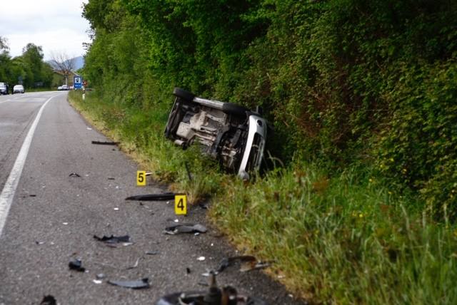 Un accidente en El Remedio pasadas las siete de este sábado por la tarde se ha saldado con una persona fallecida y dos heridos.
