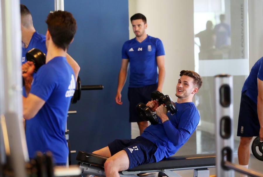 Los jugadores del Real Oviedo cambiaron este lunes El Requexón por las instalaciones del Balneario Las Caldas Villatermal