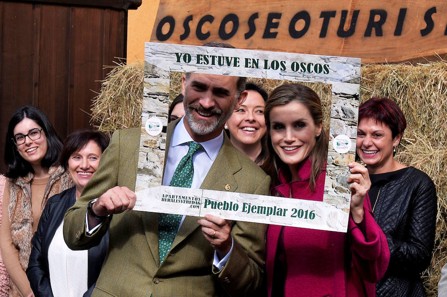 Felipe VI y Doña Letizia celebran su quince aniversario desde que se dieran el 'sí quiero' en La Almudena.