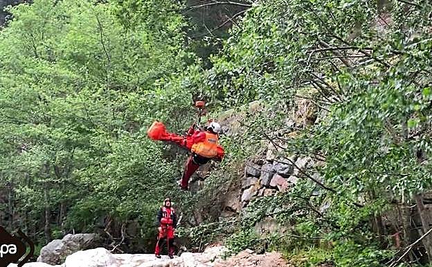El senderista holandés se encuentra ingresado en la UCI y su estado es «grave»
