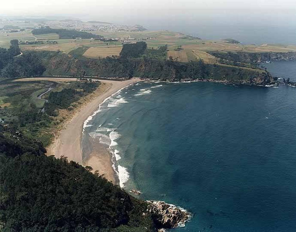 Playa de Barayo o de La Vega