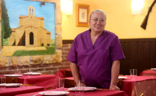María Fernández, en el comedor de El Fartuquín. 