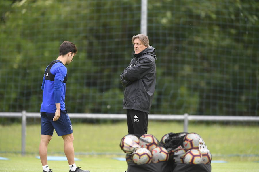 Sergio Egea prepara al equipo carbayón para enfrentarse al Tenerife el próximo domingo en el Heliodoro Rodríguez López.