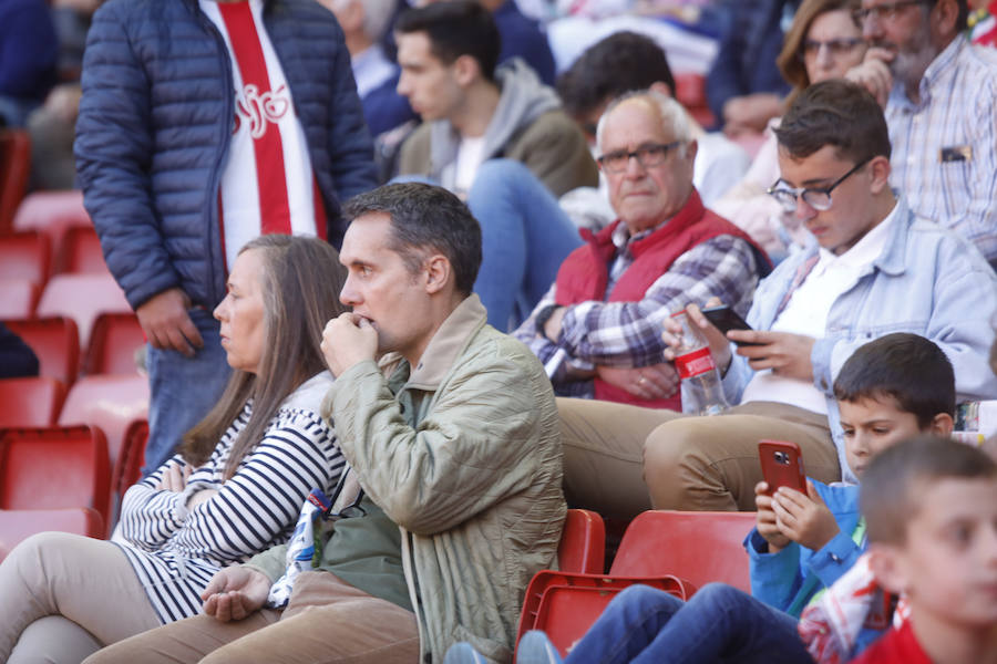 Fotos: ¿Estuviste en el Sporting - Albacete? ¡Búscate!