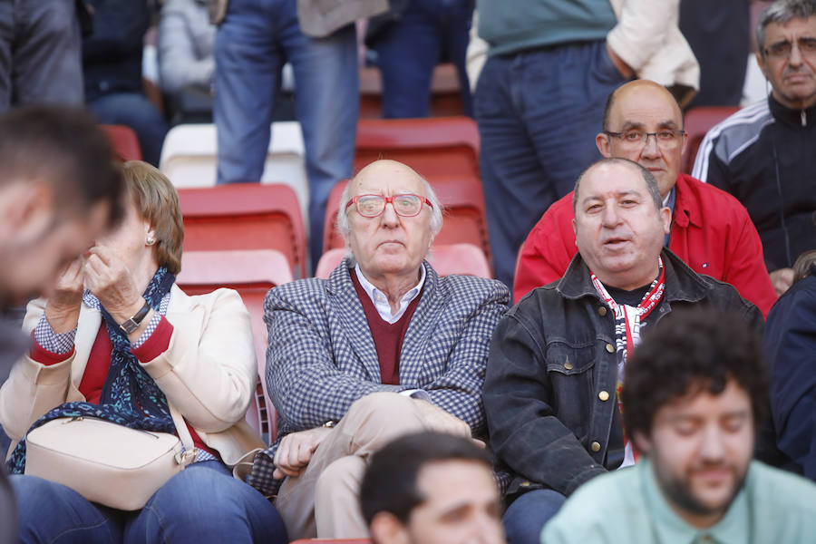 Fotos: ¿Estuviste en el Sporting - Albacete? ¡Búscate!