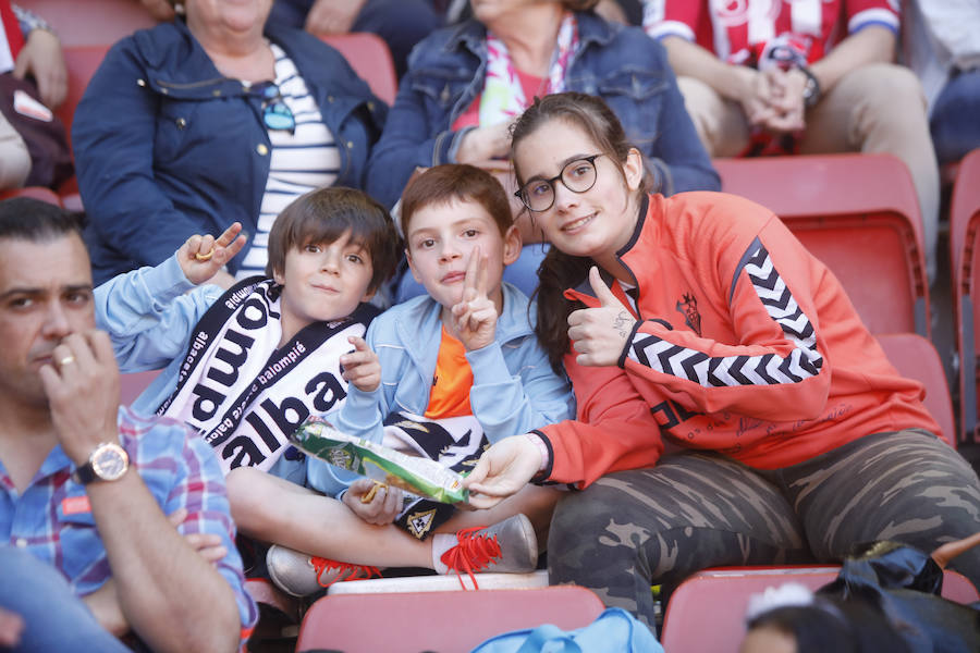 Fotos: ¿Estuviste en el Sporting - Albacete? ¡Búscate!