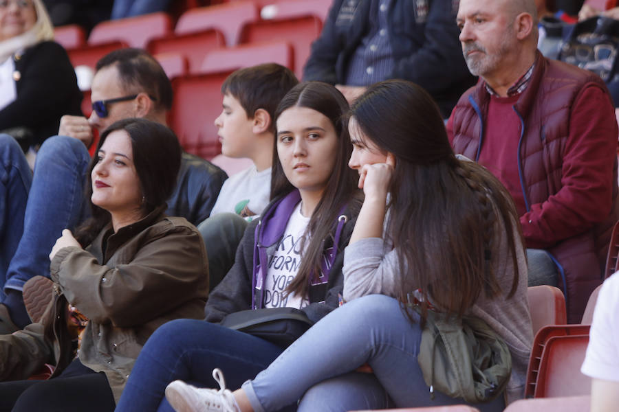 Fotos: ¿Estuviste en el Sporting - Albacete? ¡Búscate!