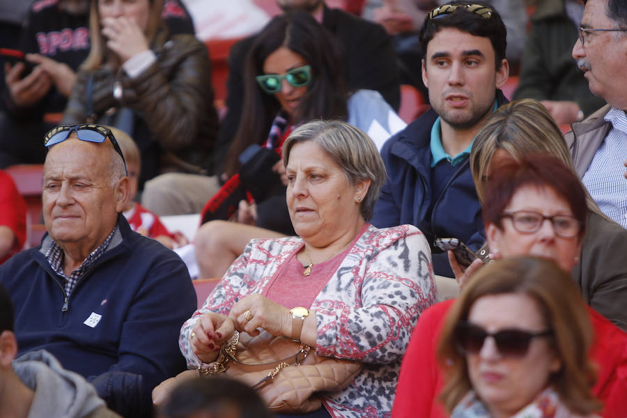 Fotos: ¿Estuviste en el Sporting - Albacete? ¡Búscate!