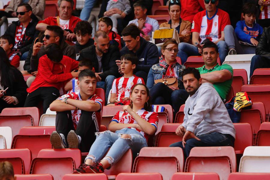 Fotos: ¿Estuviste en el Sporting - Albacete? ¡Búscate!