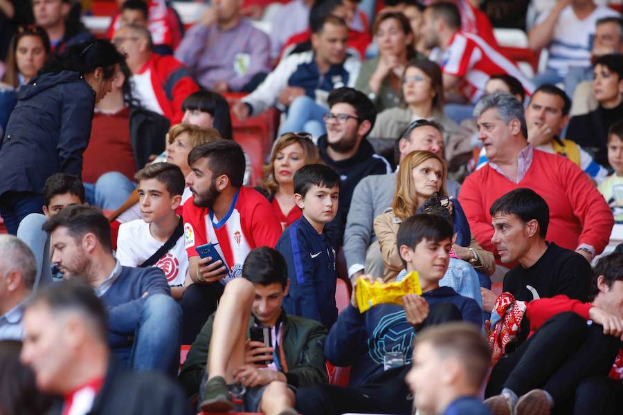 Fotos: ¿Estuviste en el Sporting - Albacete? ¡Búscate!