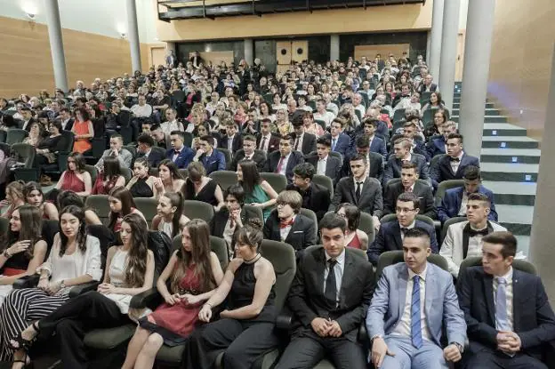 Los alumnos del Emilio Alarcos, en el CMI Gijón Sur. 