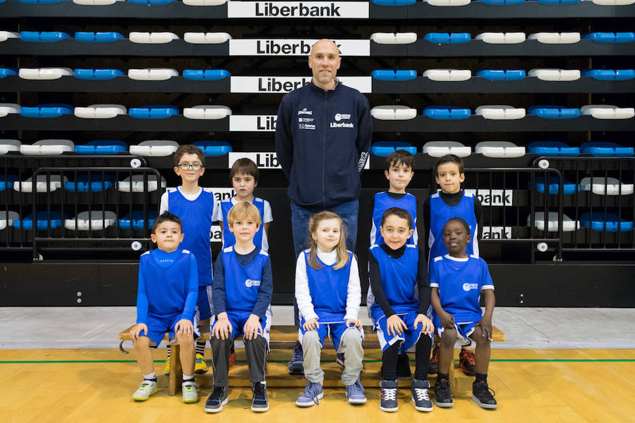 La Fresneda Baby. Entrenador: Alfonso Pérez. Jugadores: Mario, Miguel, Abel, Hugo, Pablo, Roque, Kevin, Covadonga y Óliver.