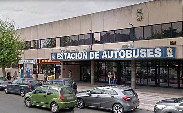 Detenido un hombre por realizar tocamientos a una pasajera en un autobús Asturias-Madrid