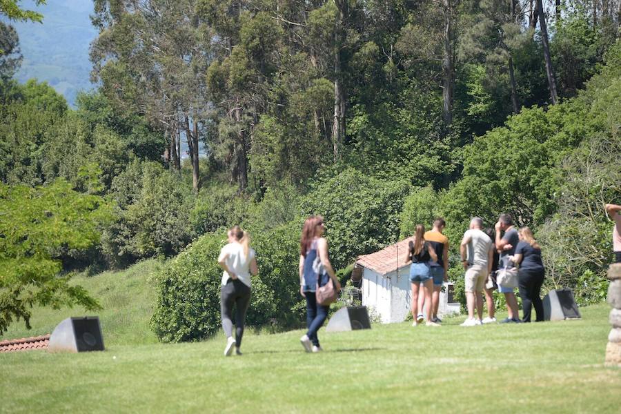 Las temperaturas siguen subiendo en la región en uno de los días de más calor de 2019, por lo que las playas y parques permanecen este sábado abarrotados.