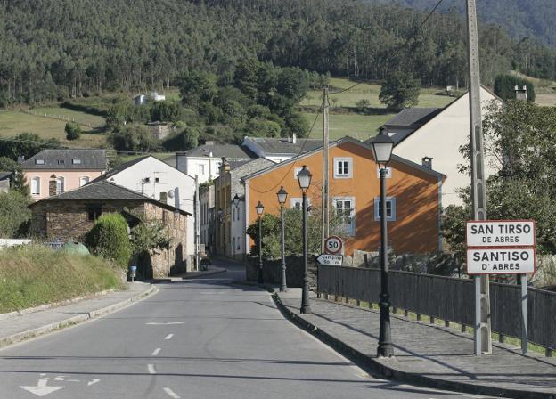 Localidad de San Tirso de Abres, donde se registró la picadura mortal de avispa asiática. 